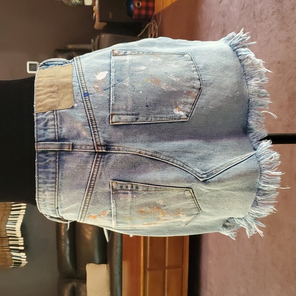 One Teaspoon by Revolve Denim Paint Splash Rocker Skirt. Size 26 - Picture 5 of 9